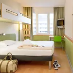Ibis Budget Ferrand - Le Brezet - Aeroport ホテル