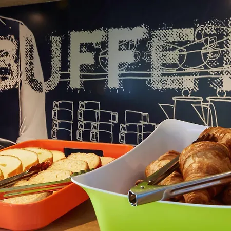 Ibis Budget Ferrand - Le Brezet - Aeroport 2* קלרמונט-פרנד