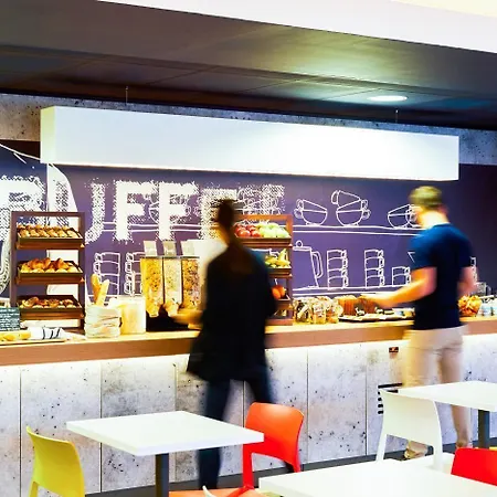 Ibis Budget Ferrand - Le Brezet - Aeroport מלון 2*