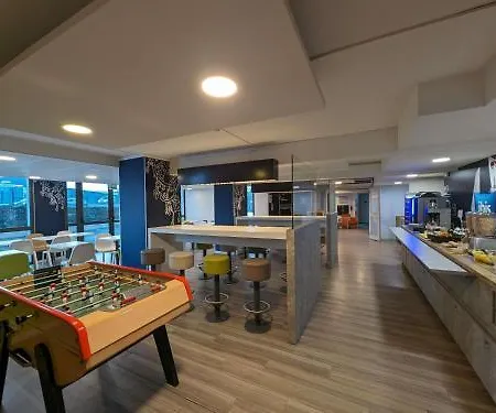Ibis Budget Ferrand - Le Brezet - Aeroport Hotel 2*