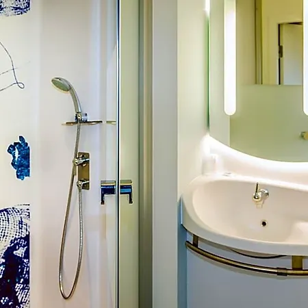 Ibis Budget Ferrand - Le Brezet - Aeroport מלון 2*
