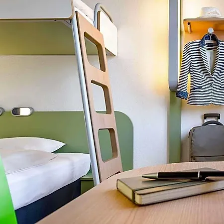 Ibis Budget Ferrand - Le Brezet - Aeroport 酒店 2*