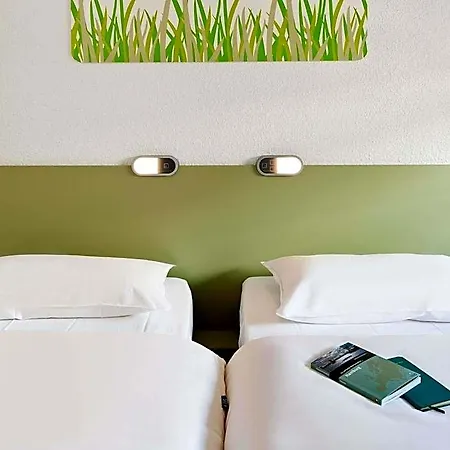 Ibis Budget Ferrand - Le Brezet - Aeroport 酒店 2*