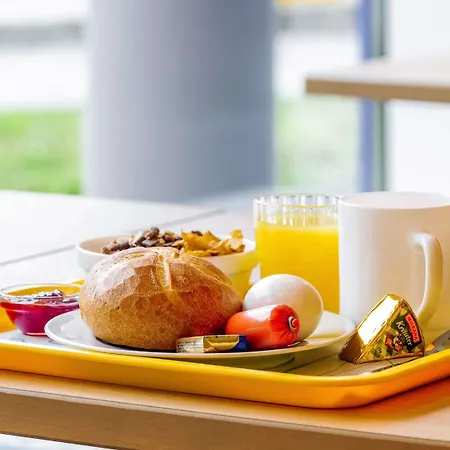 Hotel Ibis Budget Ferrand - Le Brezet - Aeroport 2*