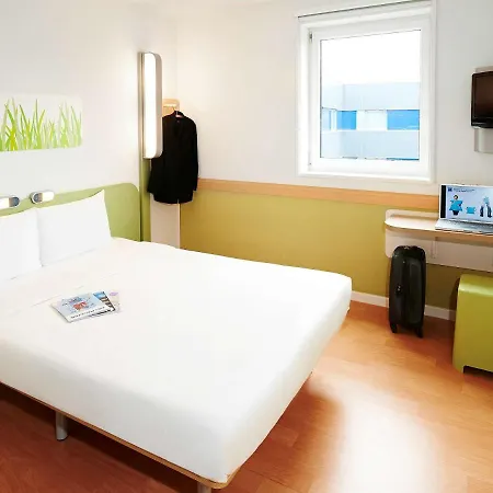 Hotel Ibis Budget Ferrand Le Brezet Aeroport