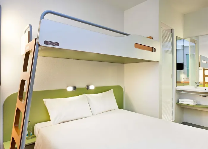 Ibis Budget Ferrand - Le Brezet - Aeroport Hotel 2*